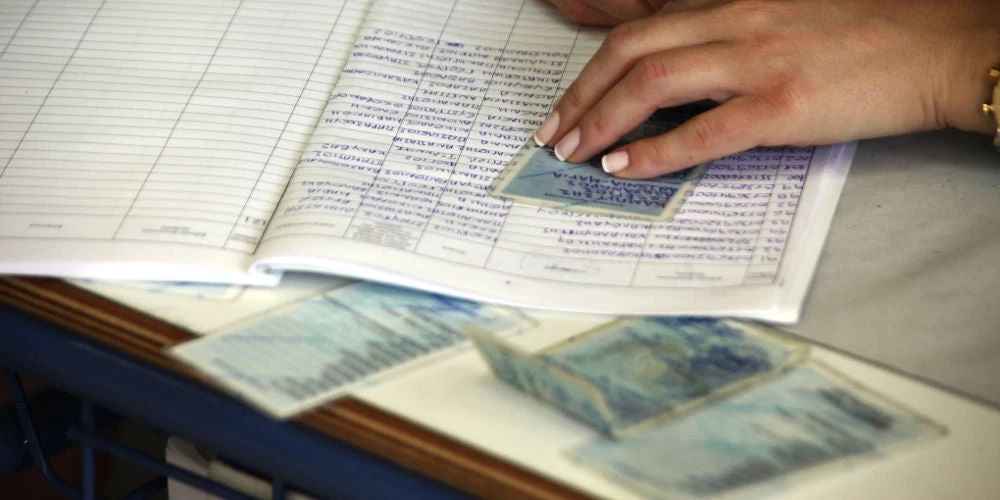 Φτάνει η ώρα του φακελώματος: Θέμα ημερών οι νέες ταυτότητες – Αναμένεται η προκήρυξη για την έκδοσή τους